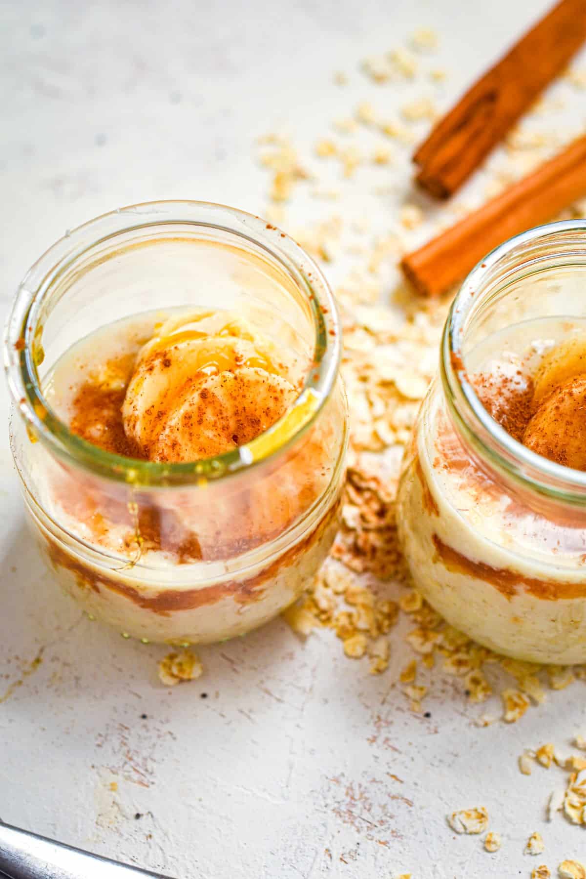Porridge shots with bananas and cinnamon.