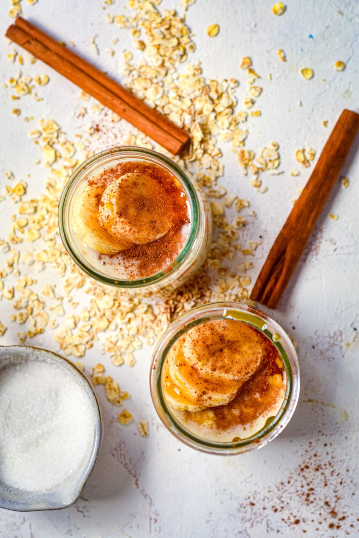 Porridge shots with bananas and cinnamon.