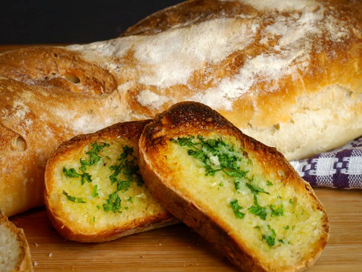 Garlic bread.