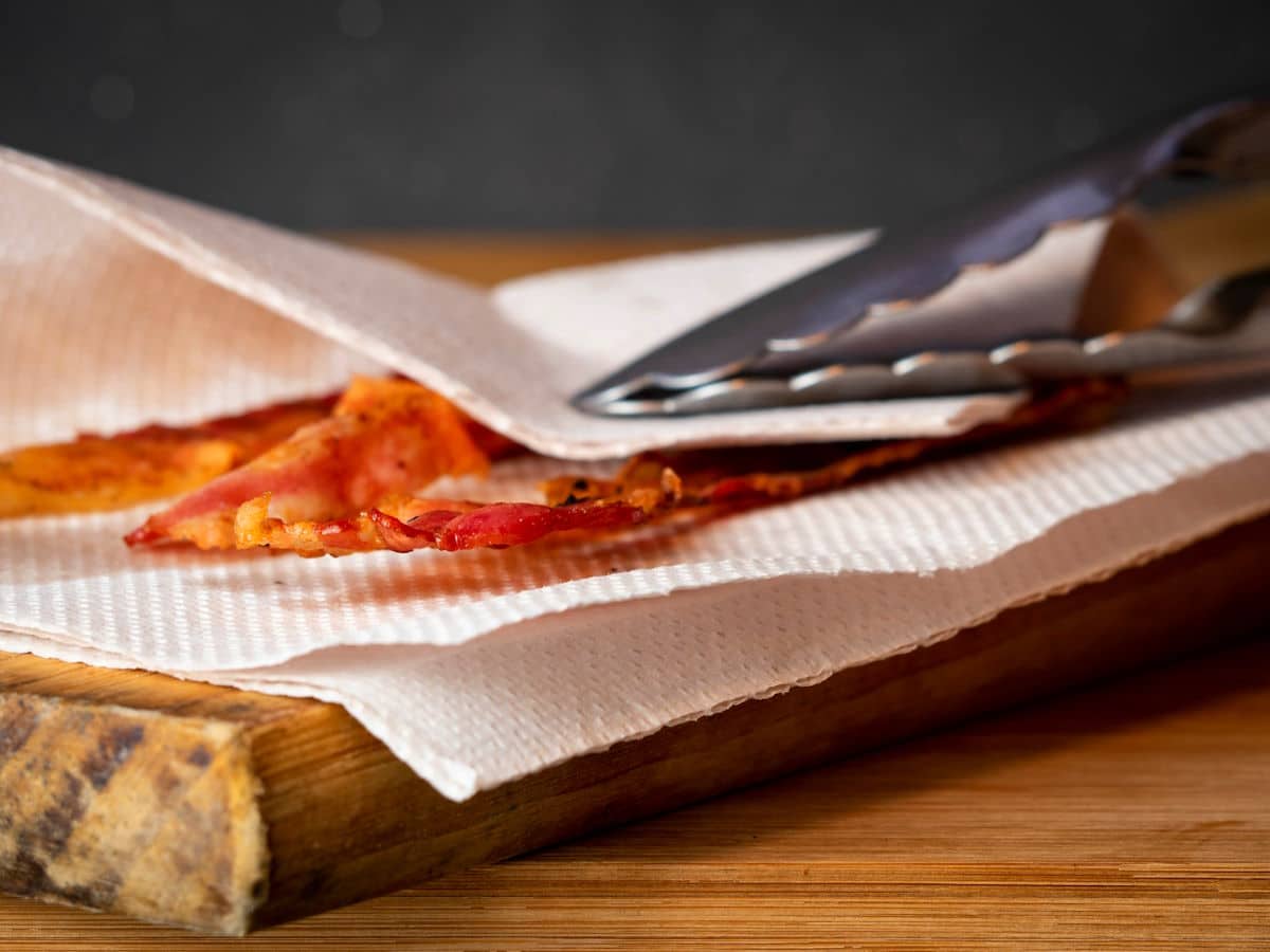 Crispy bacon in paper towel.