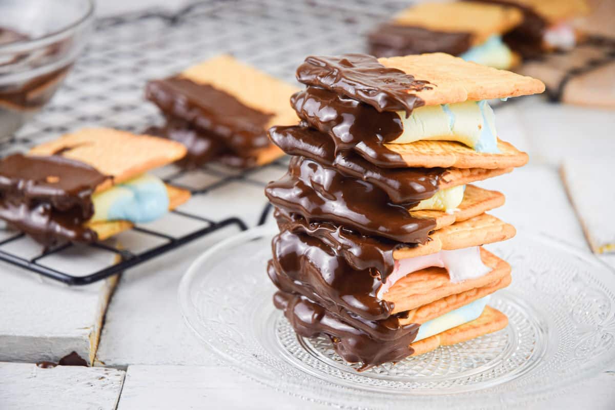 Skillet s'mores stacked on a plate.