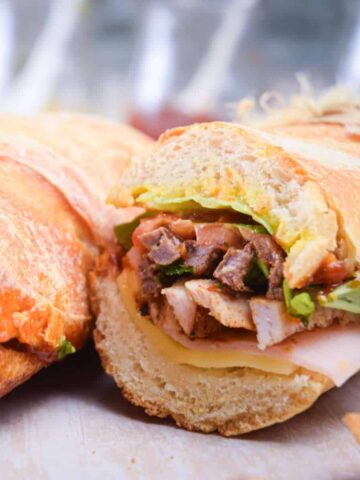 Tripleta sandwiches and chips.