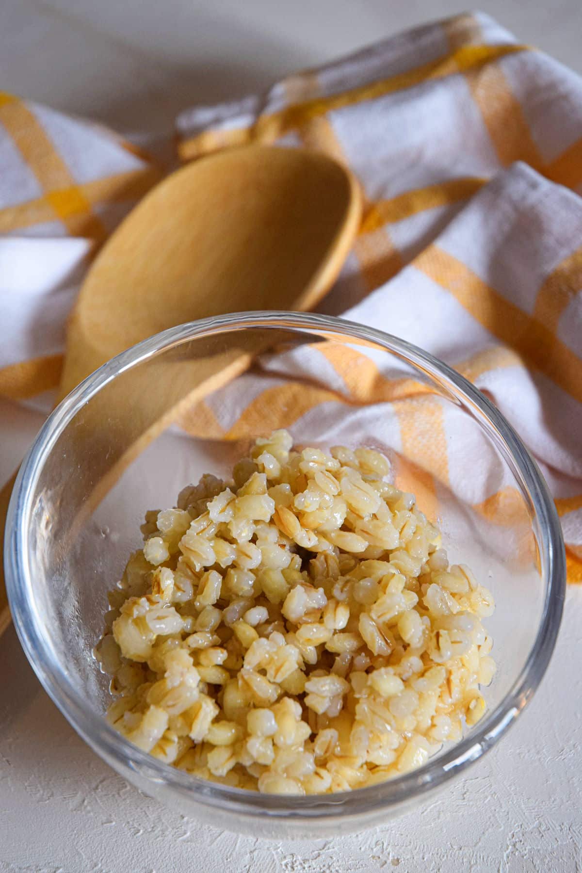 Cooked pearly barley in a bowl.