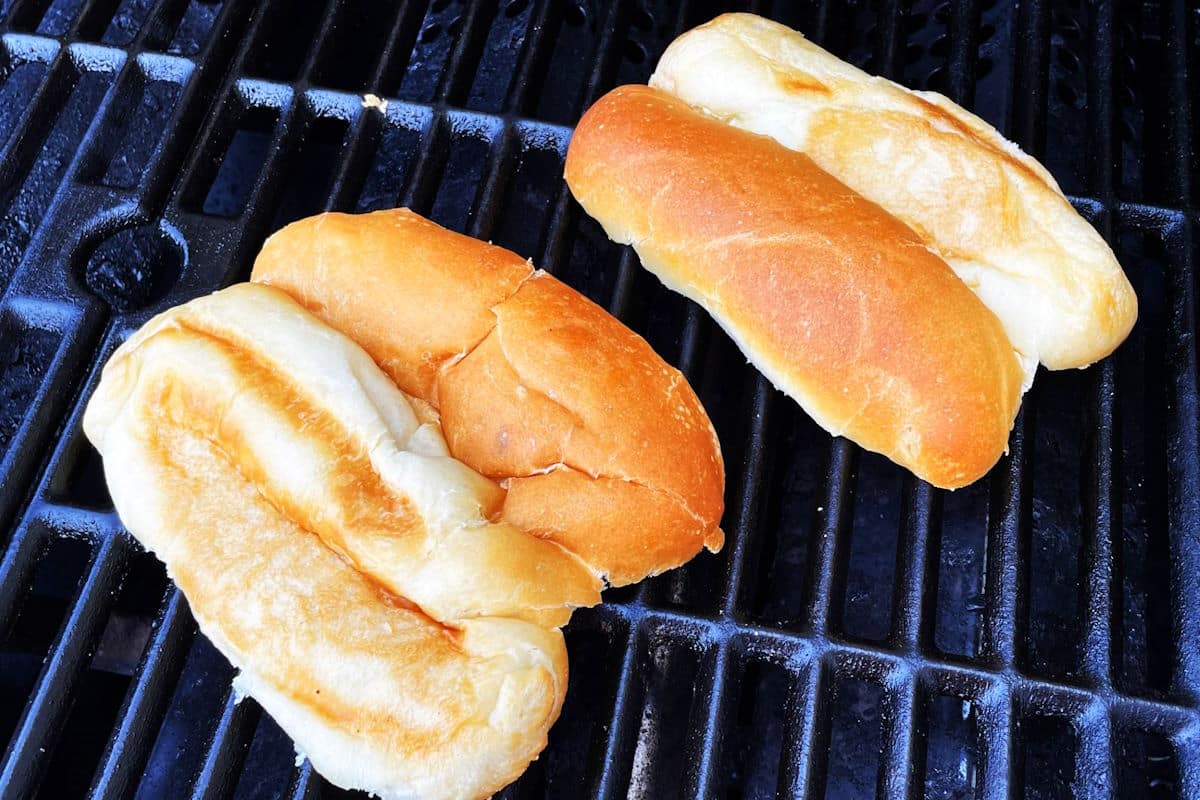 Hot dog buns on the outdoor grill.