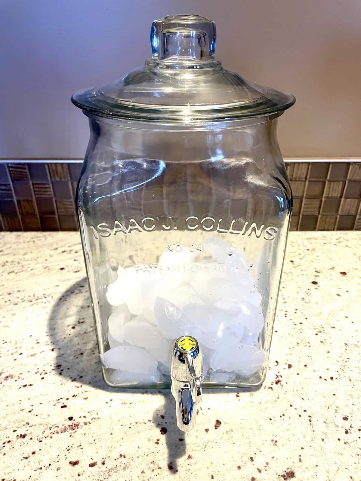 Ice in glass dispenser.