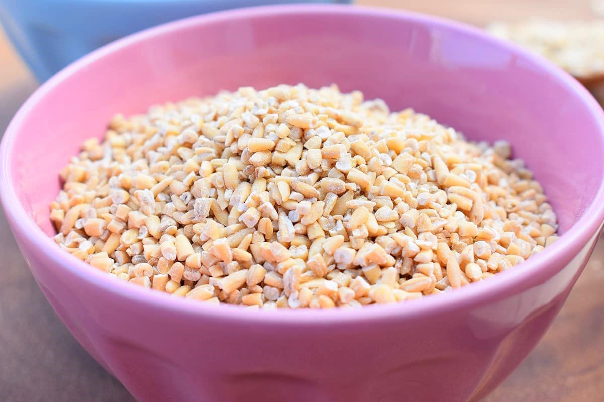 Steel Cut Oats 4 Steel cut oats in small pink bowl.