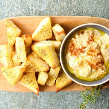 Toast points on serving tray with dip.